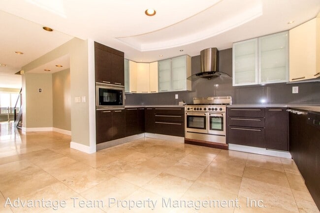 Building Photo - 3 br, 2.5 bath House - 2511 Manchester Ave