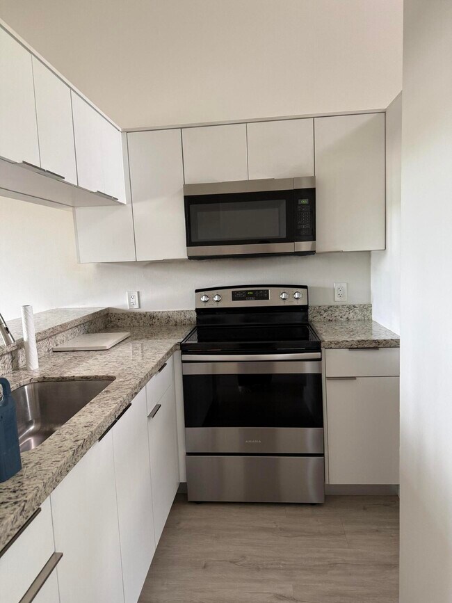 Building Photo - 1043 Coral Club Dr