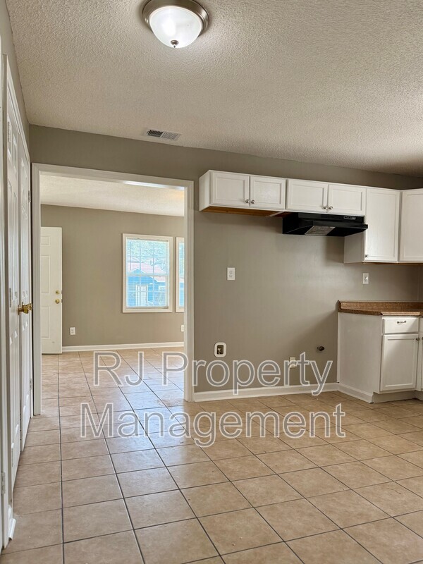 Building Photo - 3397 Farmville Rd
