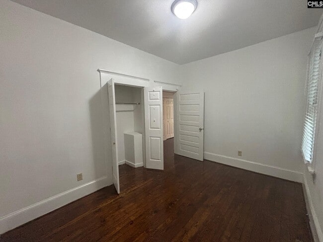 Building Photo - 3121 Rosewood Dr