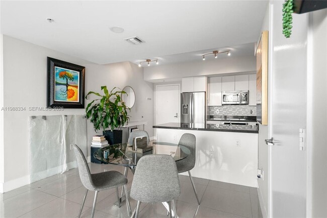 Building Photo - 92 SW 3rd St