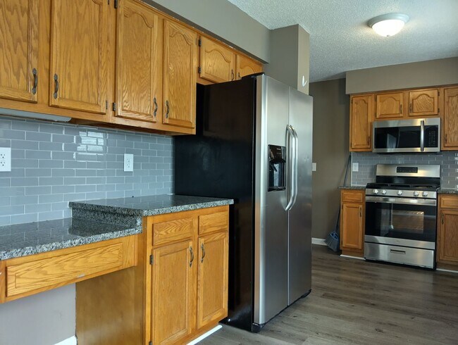 Building Photo - 811 Rilee Dr
