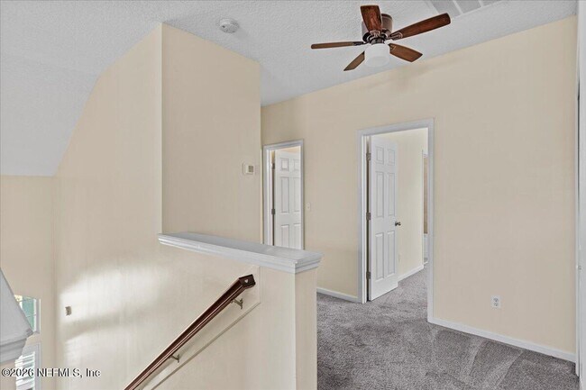 Building Photo - 1201 E Redrock Ridge Ave