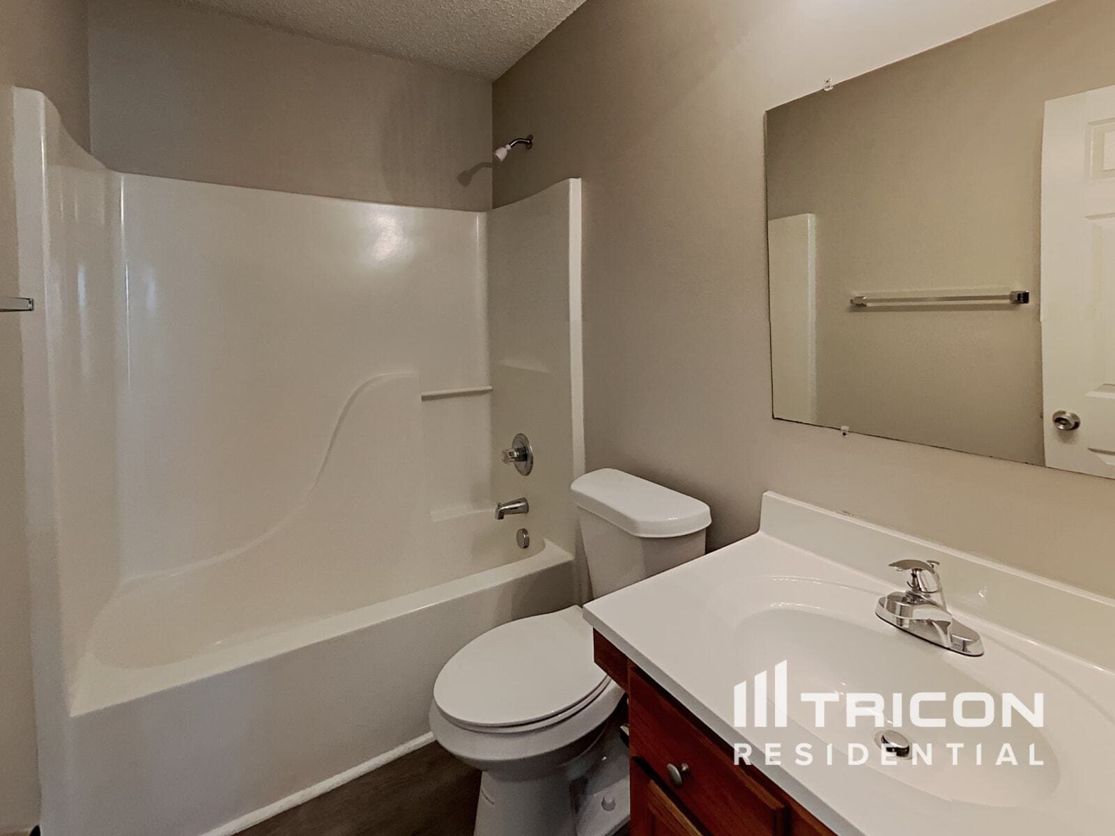 Building Photo - 2916 Westwinds Ct