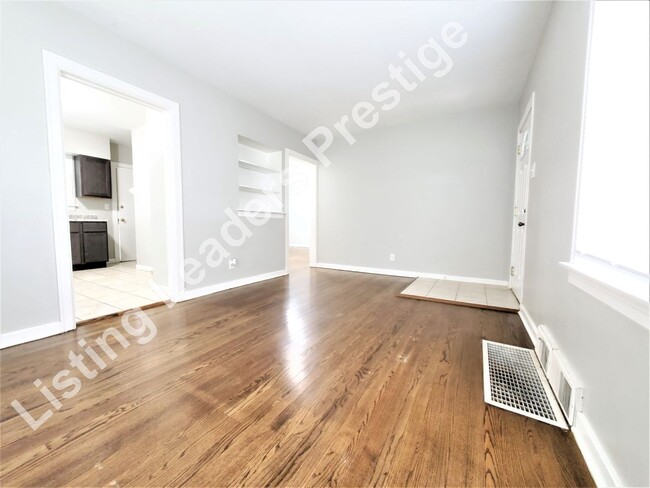 Building Photo - 2BD/1BA Recently Renovated Home In Gary