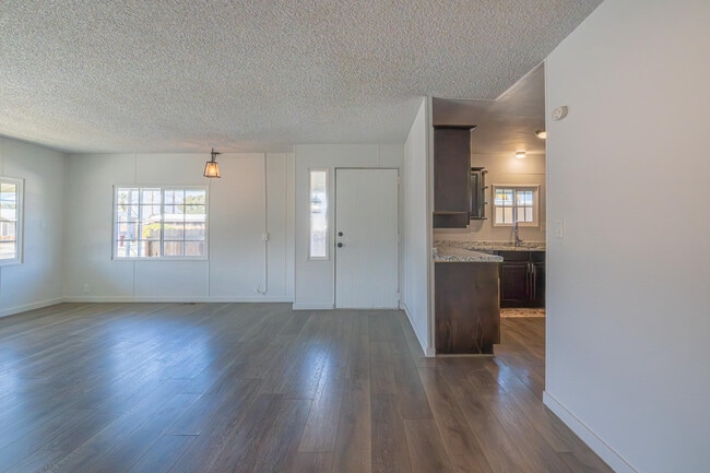 Building Photo - 32480 San Miguelito Dr