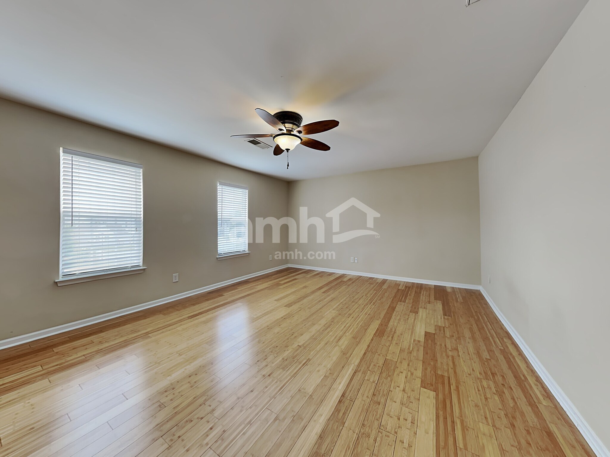 Building Photo - 6352 Hedgewood Ln