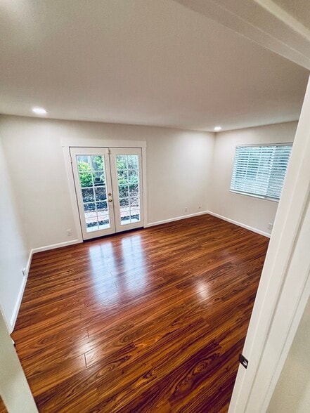 Building Photo - 19 Marques Pl