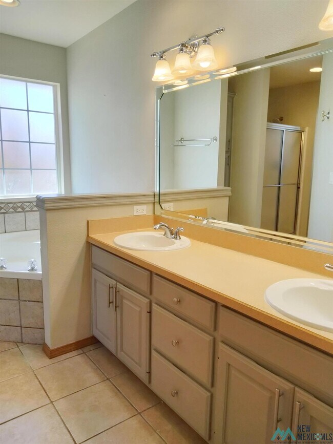 Building Photo - 2301 Reese Dr