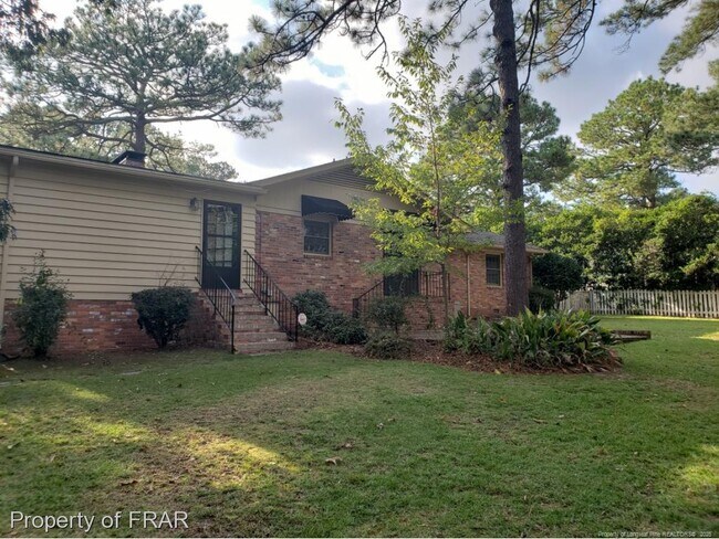 Building Photo - 311 Westview Dr