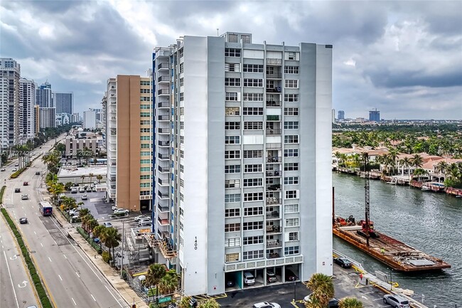 Building Photo - 1400 S Ocean Dr