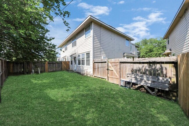 Building Photo - 8763 Thistlemoor Ln