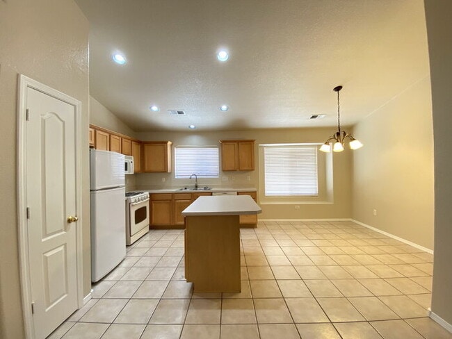 Building Photo - 4BR in Cabezon Subdivision
