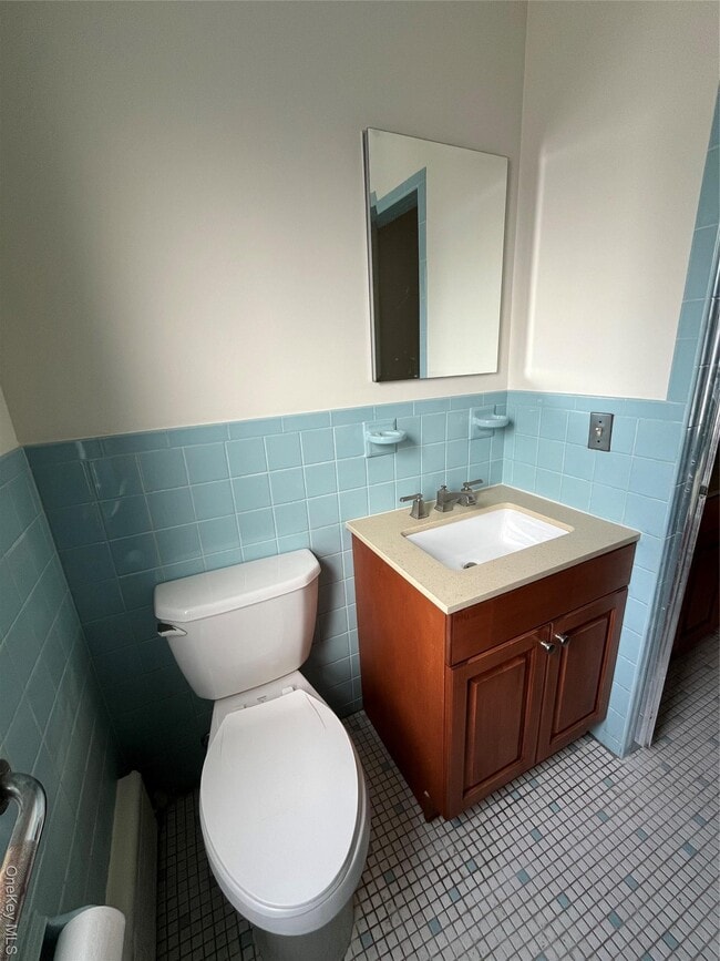 Building Photo - 72 Bowman Ave