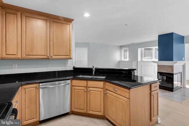 Building Photo - 4986 Dorsey Hall Dr