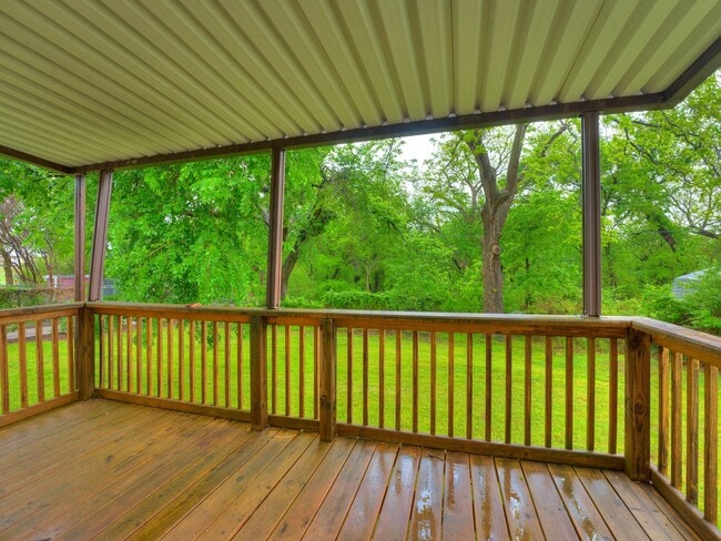 Building Photo - 3 Bedroom 1 Bath Home in Shawnee!