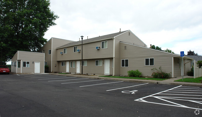 Building Photo - Park Avenue Apartments