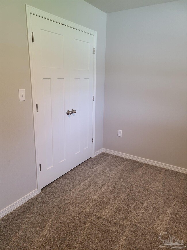 Building Photo - 715 W Ensley St