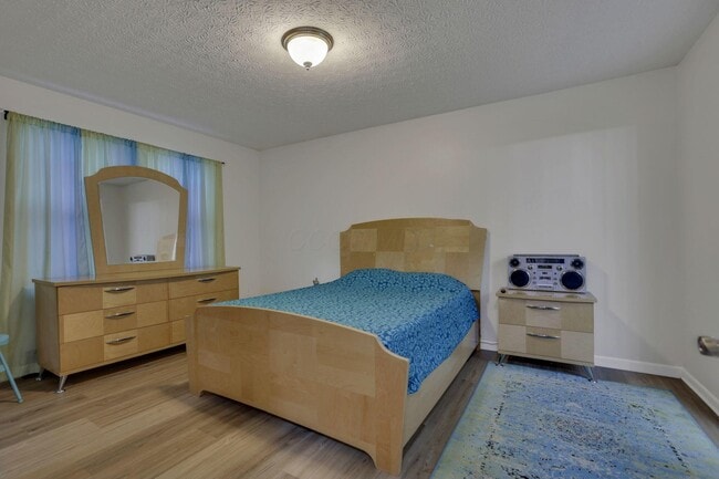 Building Photo - 4976 Conifer Dr