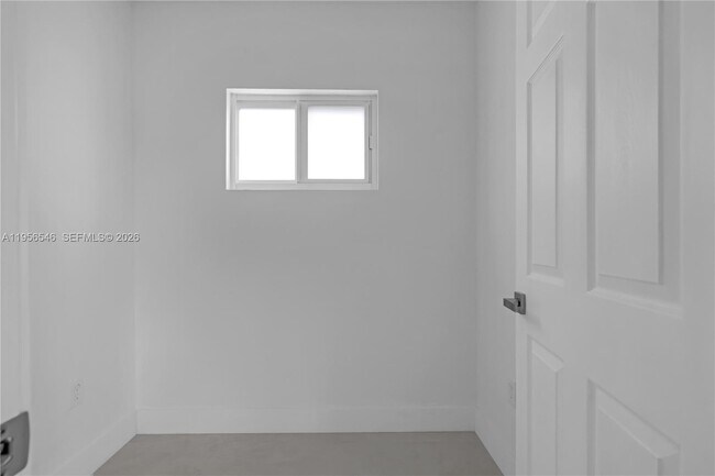 Building Photo - 667 NW 14th St