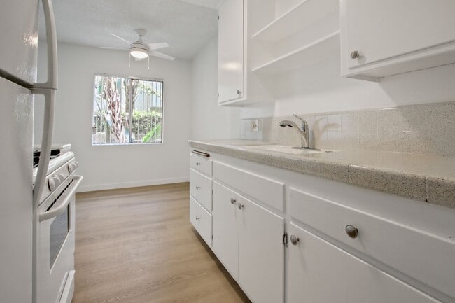 Interior Photo - 1437 Brockton Ave, Prime West LA, north of SM Blvd