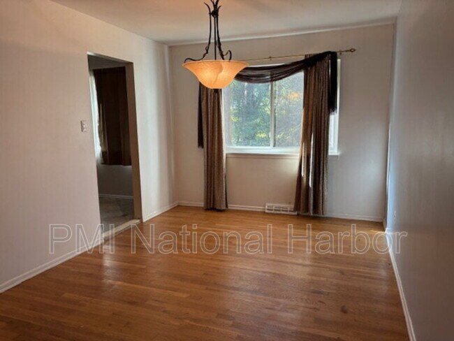 Building Photo - 13323 Warburton Dr