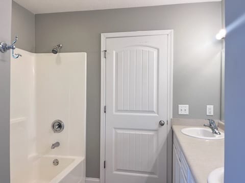 Building Photo - 206 Canterberry Pl