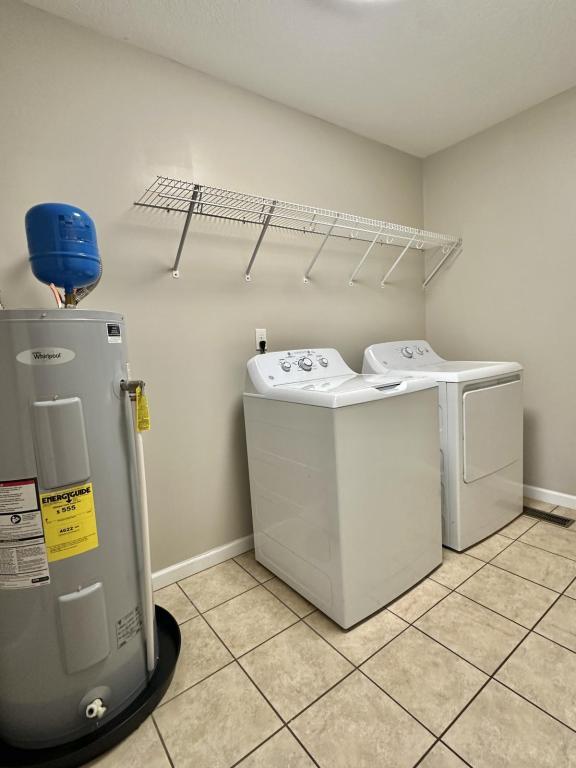 Building Photo - 15 Sand Hill School Rd