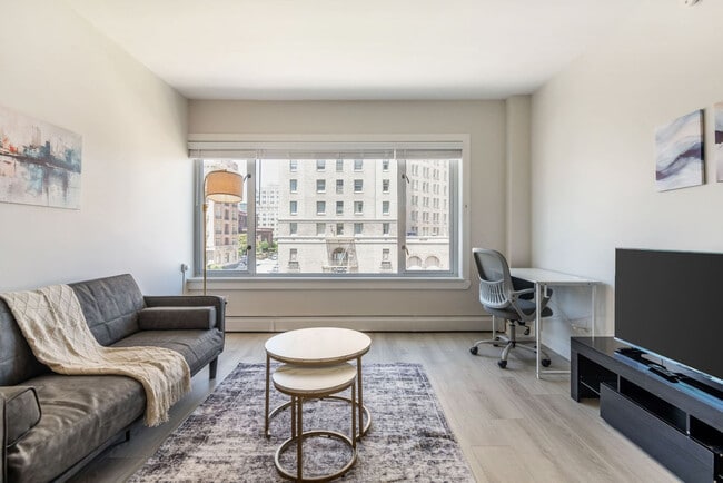 Building Photo - 899 Pine St