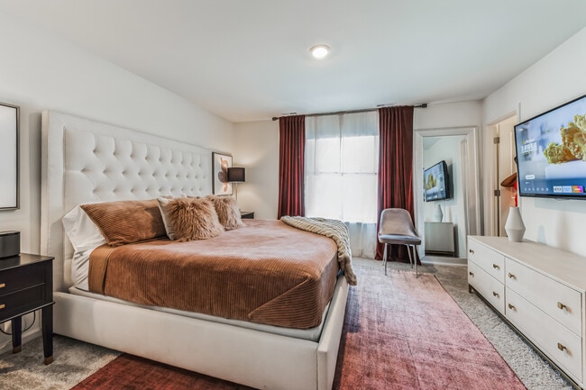 Building Photo - 605 Brook Ct