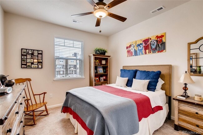 Building Photo - 511 E Hinsdale Ave