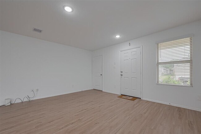 Building Photo - 24119 Maple Turn Ln