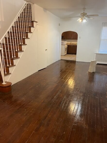 Building Photo - 5122 N Fairhill St