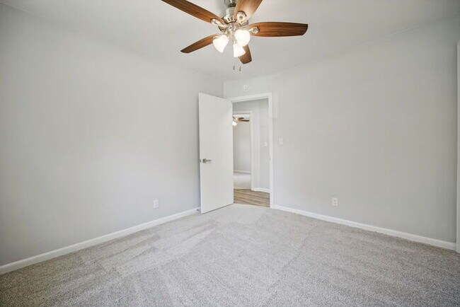 Building Photo - Recently Remodeled, Beautiful 3 Bedroom Home in Norfolk