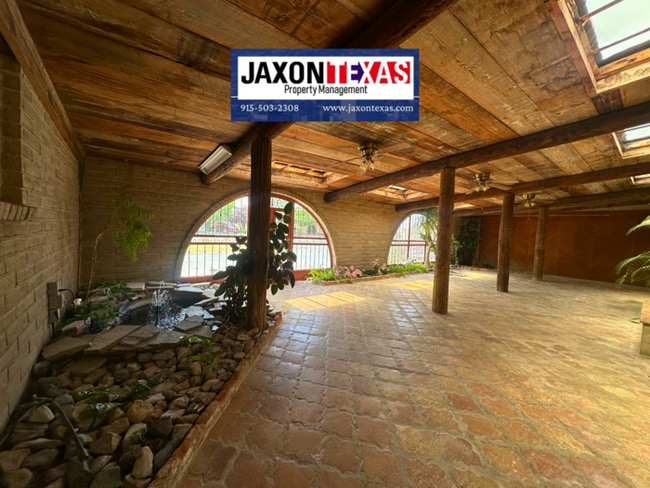 Building Photo - 1067 Villa Linda Way