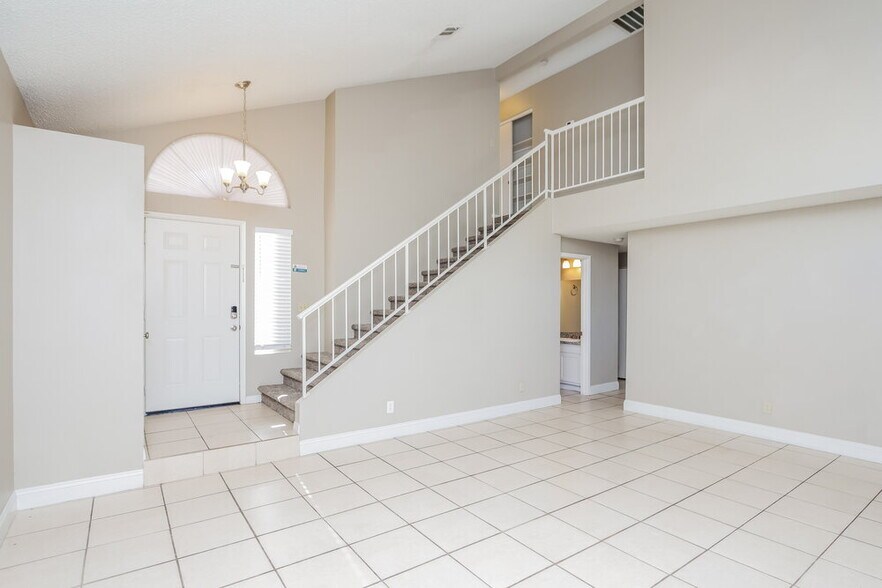 Building Photo - 109 Quiet Desert Ln