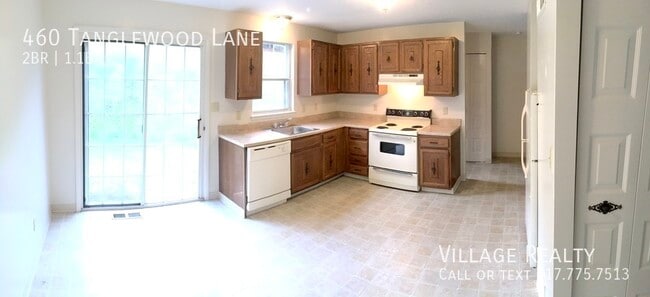 Building Photo - 460 Tanglewood Ln