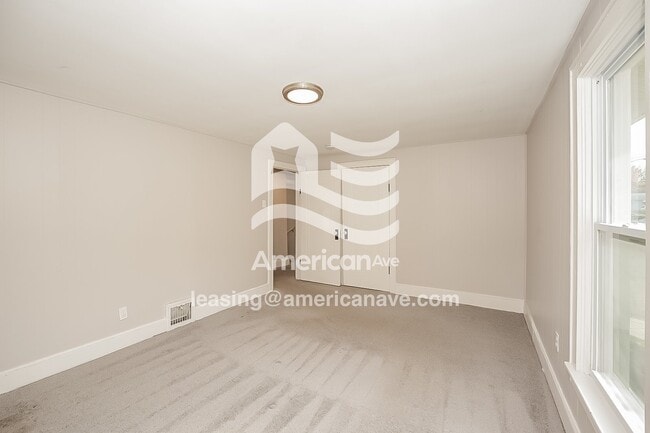 Building Photo - 372 Stanley Rd