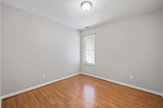 Building Photo - Beautiful 3 Bedroom Ranch Home Located In Ballantyne Area