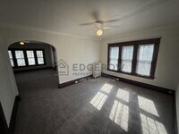 Building Photo - 1029 Tamarack Ave NW