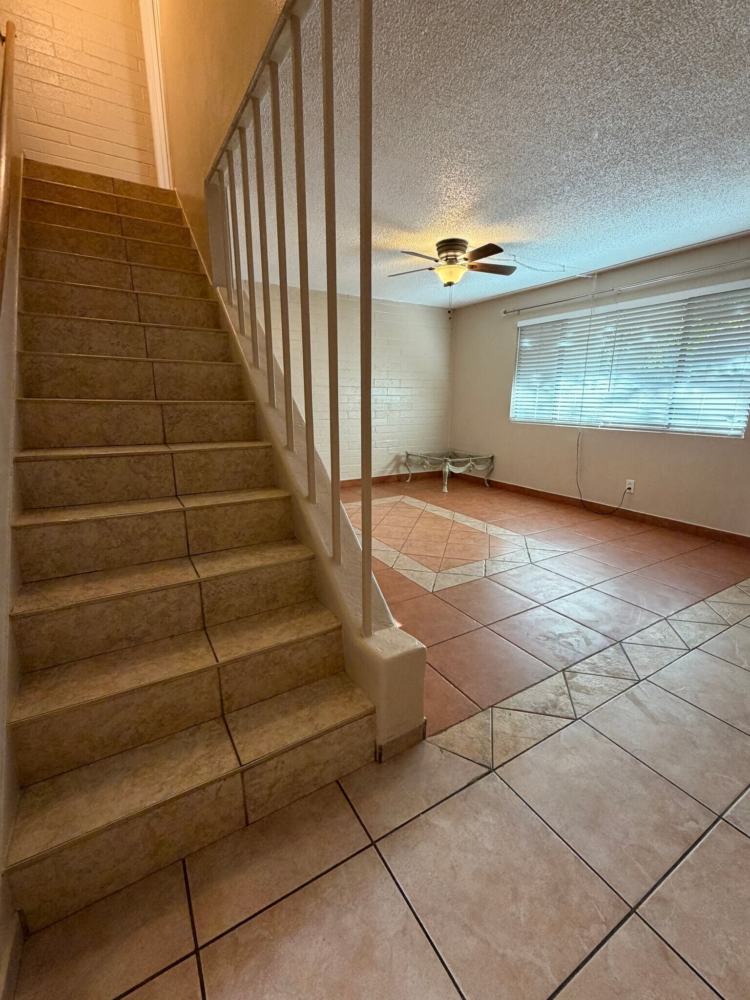 Building Photo - 6565 N 19th Ave
