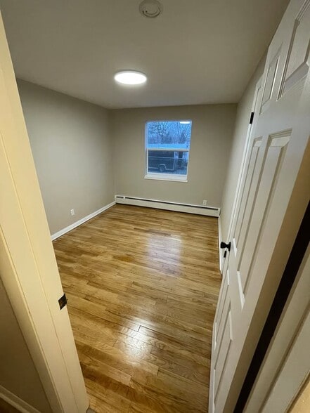 Building Photo - 415 Algoma St