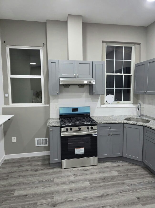 Building Photo - 1218 N 16th St