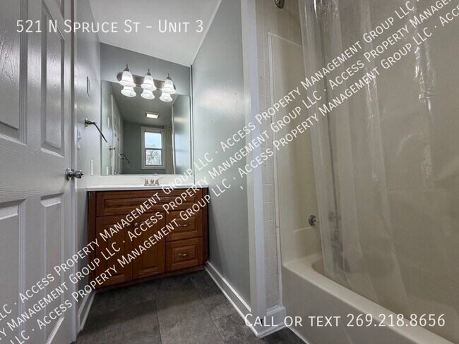 Building Photo - 521 Spruce St