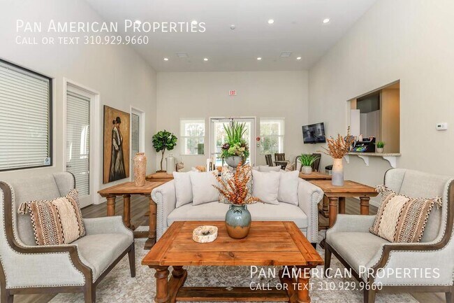 Building Photo - 840 S Magnolia Ave