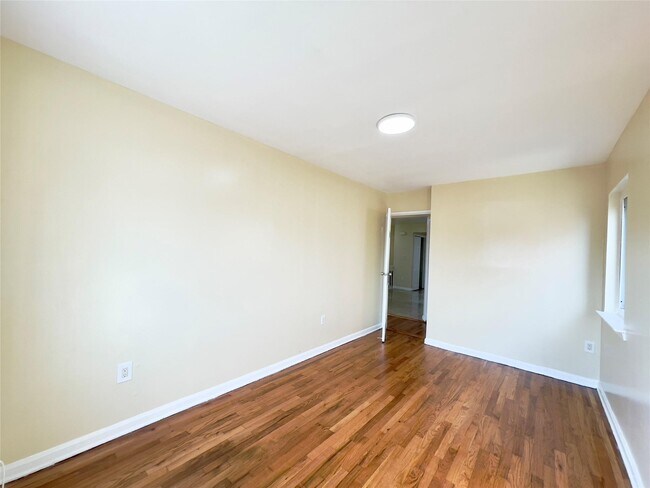 Building Photo - 3541 Ropes Ave