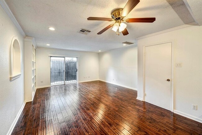 Building Photo - 1715 Moritz Dr