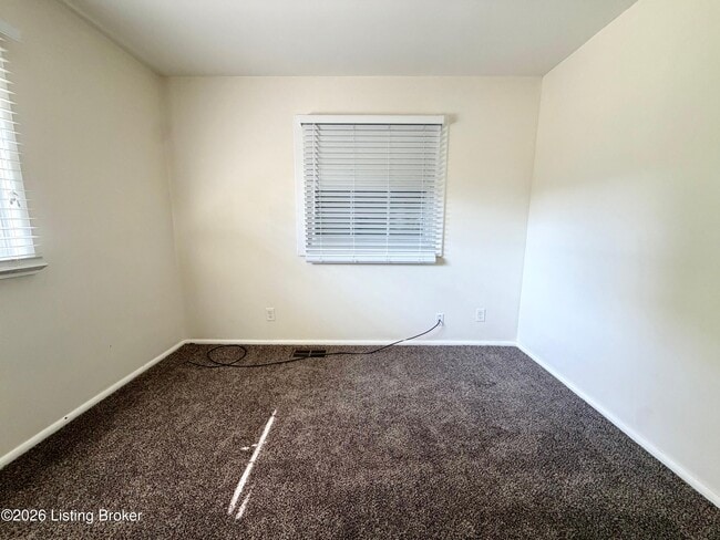 Building Photo - 6216 Hillcrest Ct