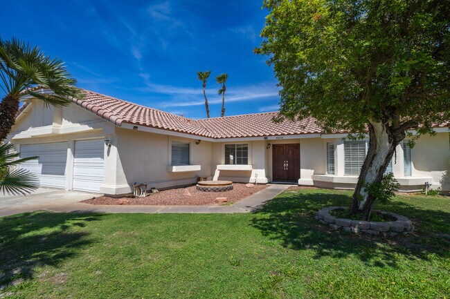 Building Photo - 44210 Mariposa Ct