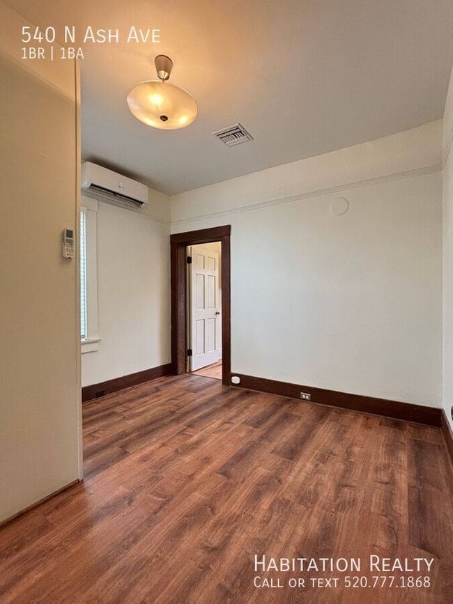 Building Photo - 540 N Ash Ave